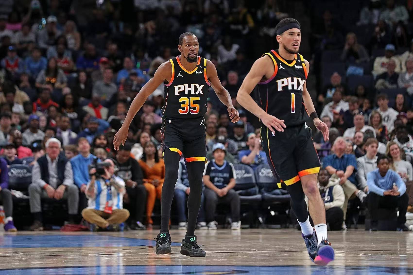 西蒙斯三巨头联手，鹈鹕得分突破，助攻爆棚冲击季后赛！的简单介绍